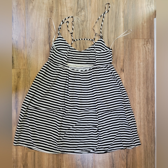Rip Curl dress, black and white stripes, size 8 - Picture 7 of 9